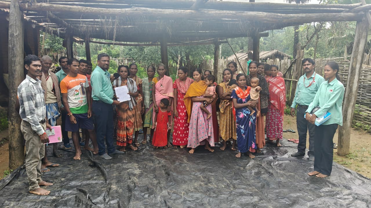 गडचिरोली जिल्ह्यातील एटापल्ली तालुक्यातील हालूर च्या महिलांनी पारित केला गावात दारूबंदीचा ऐतिहासिक ठराव