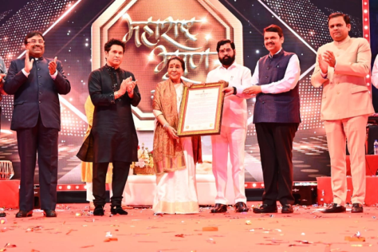 चतुरस्त्र सूर हरपला :  आ. सुधीर मुनगंटीवार यांची आशाताई भोसले यांच्या निधनाबद्दल हृदयस्पर्शी शोकसंवेदना