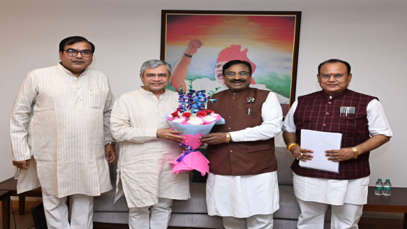 चंद्रपूर जिल्ह्यातील रेल्वे विकासाला नवी दिशा; आ. सुधीर मुनगंटीवार यांची दिल्ली येथे रेल्वेमंत्र्यांशी यशस्वी बैठक