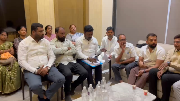 16 नगरसेवकांनी वडेट्टीवार समर्थक असलेले काँग्रेस गटनेते राजेश अडूर यांना पदावर हटवण्यासाठी पत्रावर केली सही, उद्या नागपूर विभागीय आयुक्तांना देणार पत्र